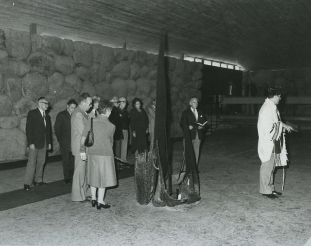 Cérémonie en honneur de Jean Jousselin le 10 novembre 1980 à Yad Vashem 