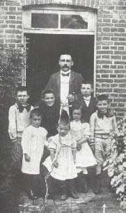 famille Bunel, Jacques est l'enfant de droite