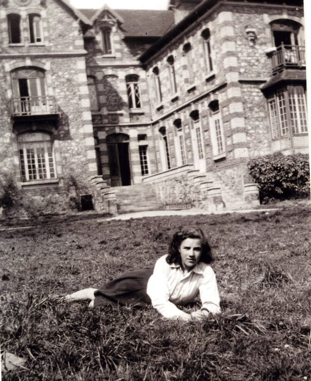 Bela Dyment à Louvecinnes