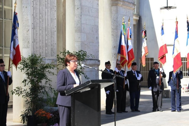 Angoulême - Allocution Martine Pinville  secrétaire d'État chargée du Commerce, de l'Artisanat, de la Consommation et de l'Économie sociale et solidaire 