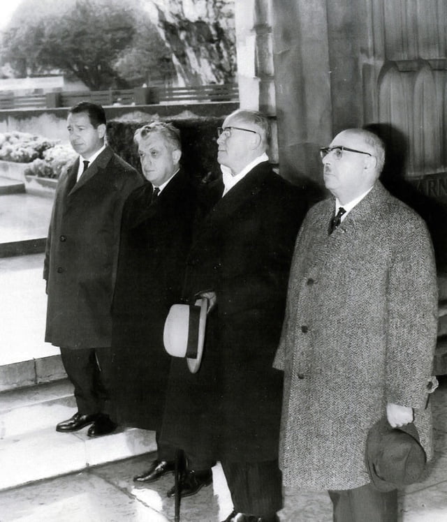 Jacques Mizné tout à droite et des compagnons de la Résistance