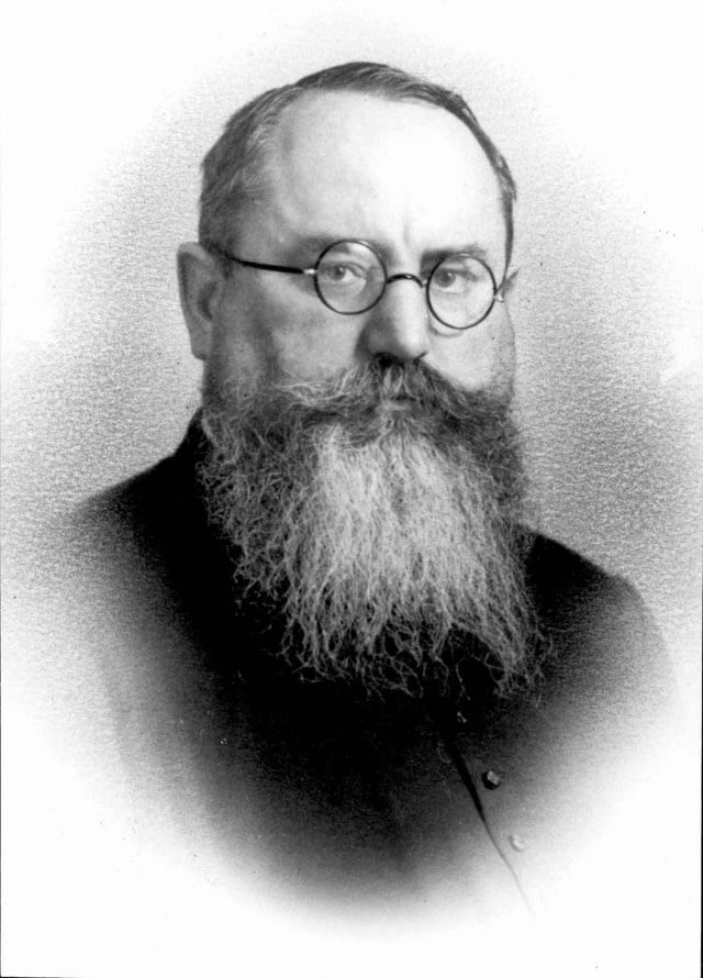 Père Théomir DEVAUX