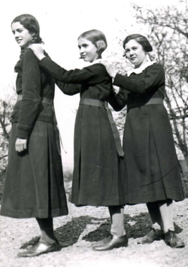 1932, Renée au centre