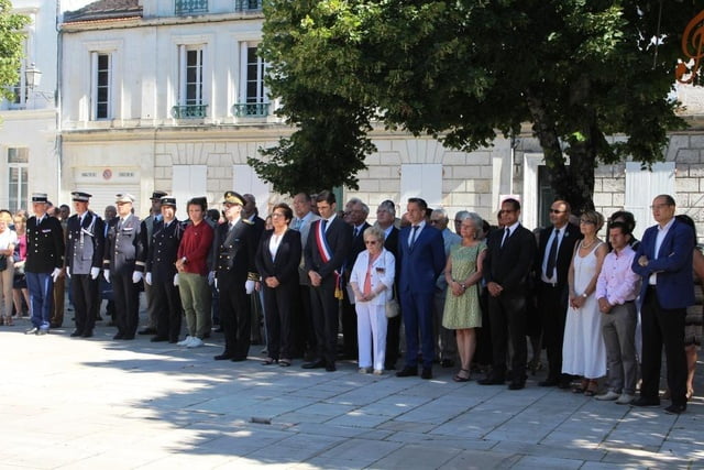 Cérémonie à Angoulême 