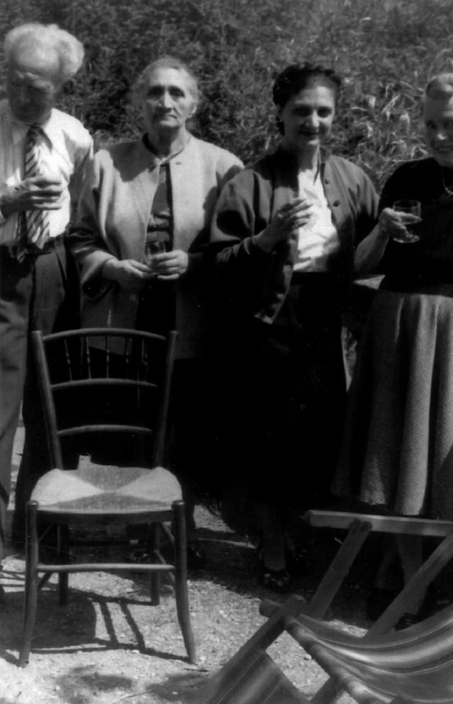 Léo Vieu, Mme Saltiel, Mme Paoli, Joséphine Vieu