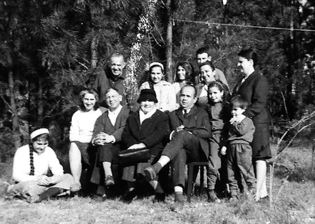 Henriette au centre de la photo 