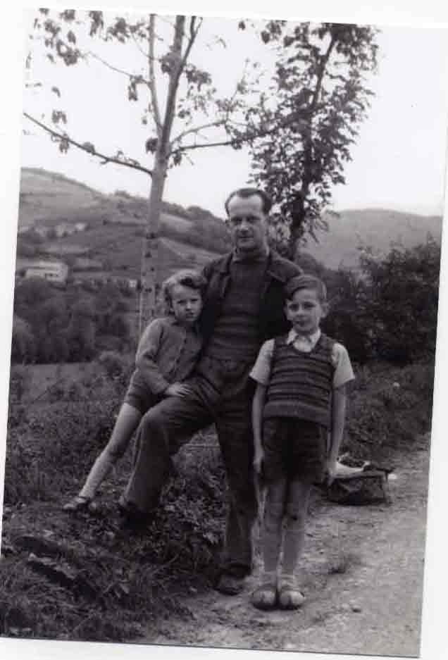 Léon ISRAEL en compagnie de Claude BLANVILLAIN, à droite et de son frère Michel