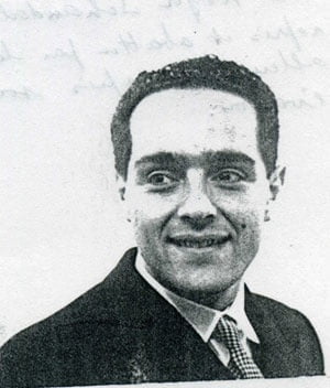 Claude Aron compagnon d'évasion de Roger il fut repris et abattu par les Allemands