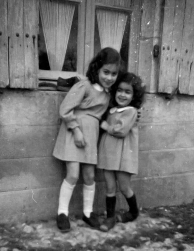 À La ferme des Boissery, Anne et Nicole, fin des années 40