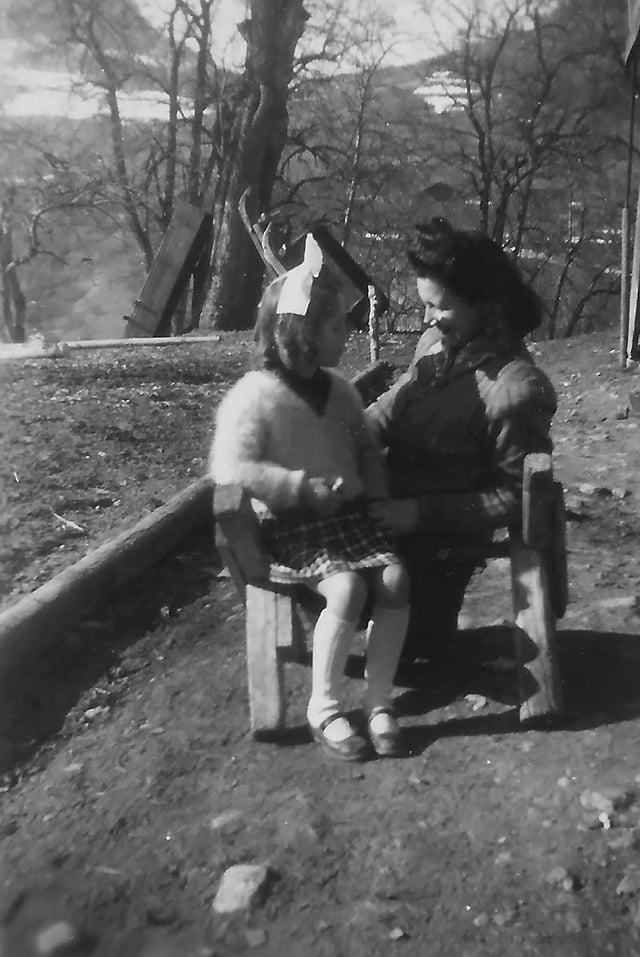 Rachel Rotbart épouse Szpicak avec sa mère Osna