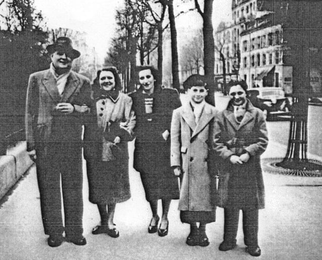 De droite à gauche Paul, Augustine, Chaga, Simon et André