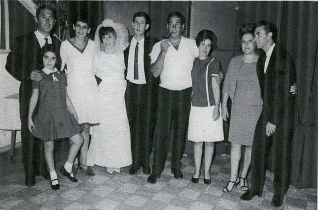 de gauche à droite Zeev le 4ieme Michel le 6eme Rosa et le dernier Avraham