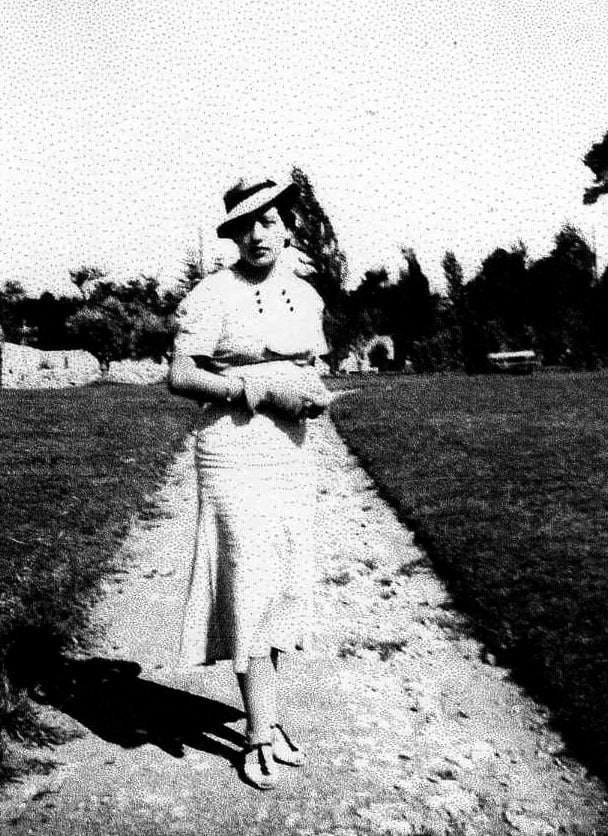 En 1942, Jeanne CAUQUIL