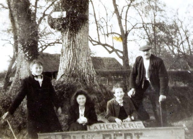 mars 1944 Maurice, Suzanne, Gaby et Joseph