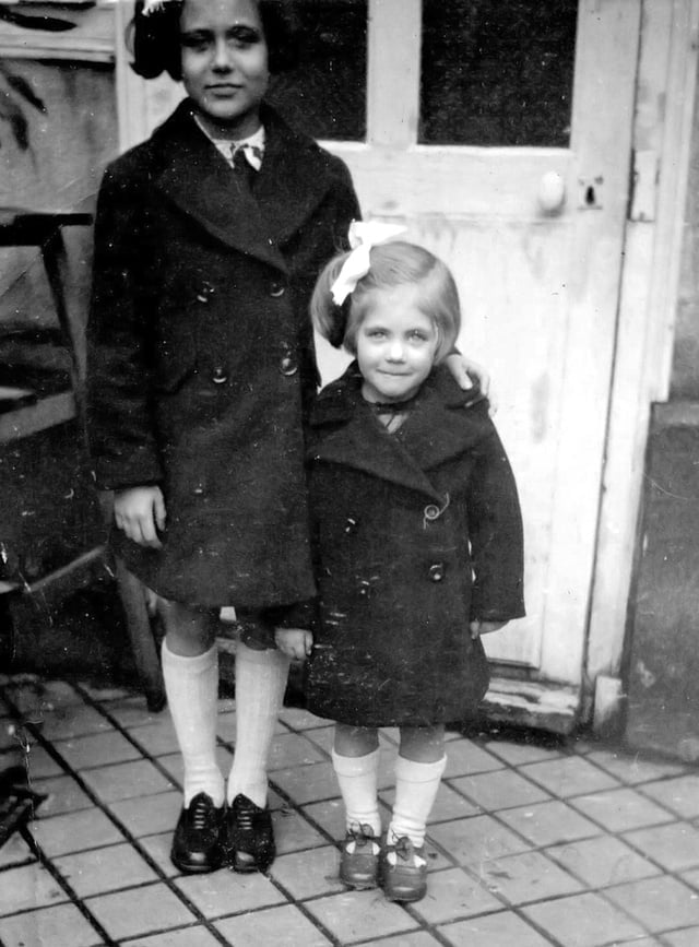 les deux filles de Marie-Josephe