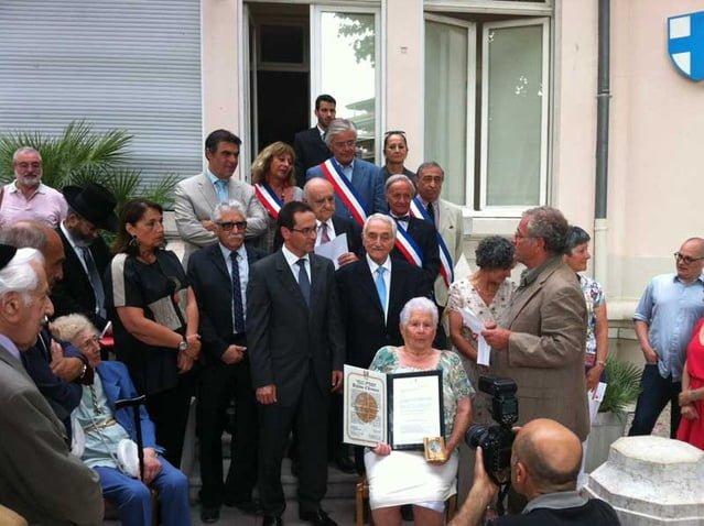 Remise de la médaille à Rose-Marie Chastin-Buoncuore 