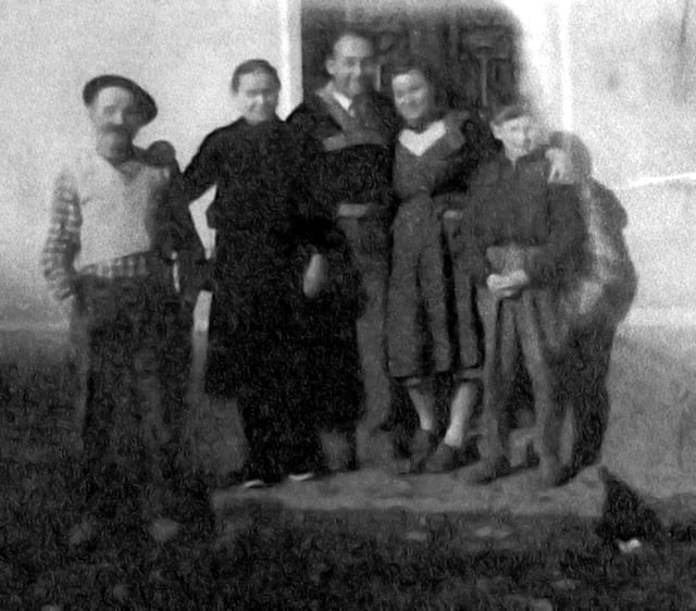 1943 André et Marie Grangeon, William Merkin, Marguerit Grangeon et son fils Michel Demenjean