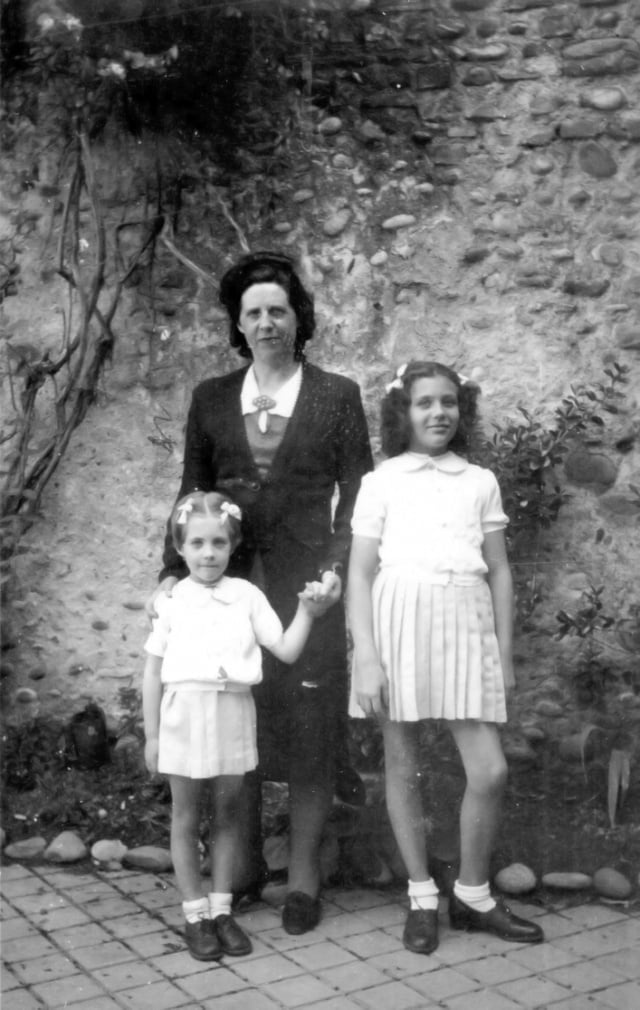 1944, Marie-Josèphe et ses deux filles