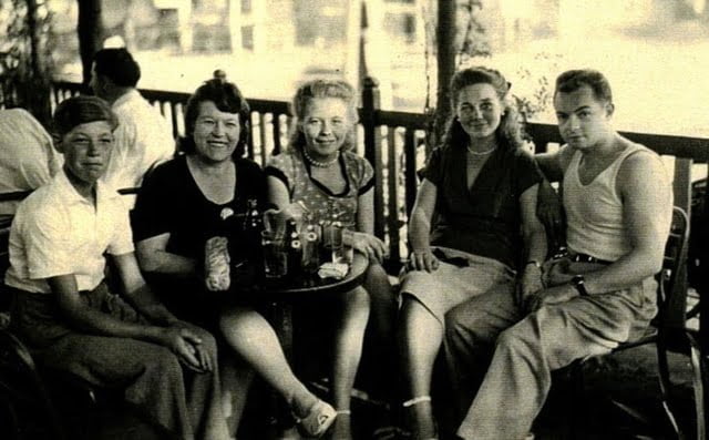 Pierre, Marthe, Madeleine, Gisèle et son mari André Loiseau