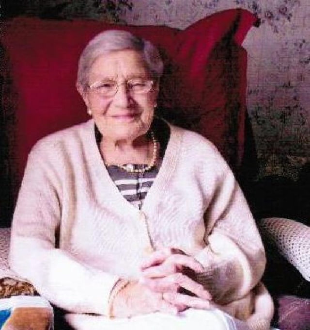 Mme Madeleine Lacroix-Herbert 