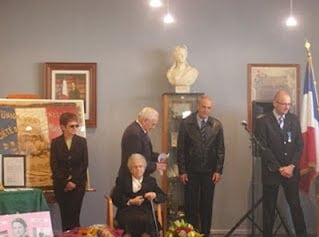 Mathilde FAUCHER entourée d'Odile et Alain GAUTHERIE, Gilbert FRONTY et Jean louis LASCAUX.