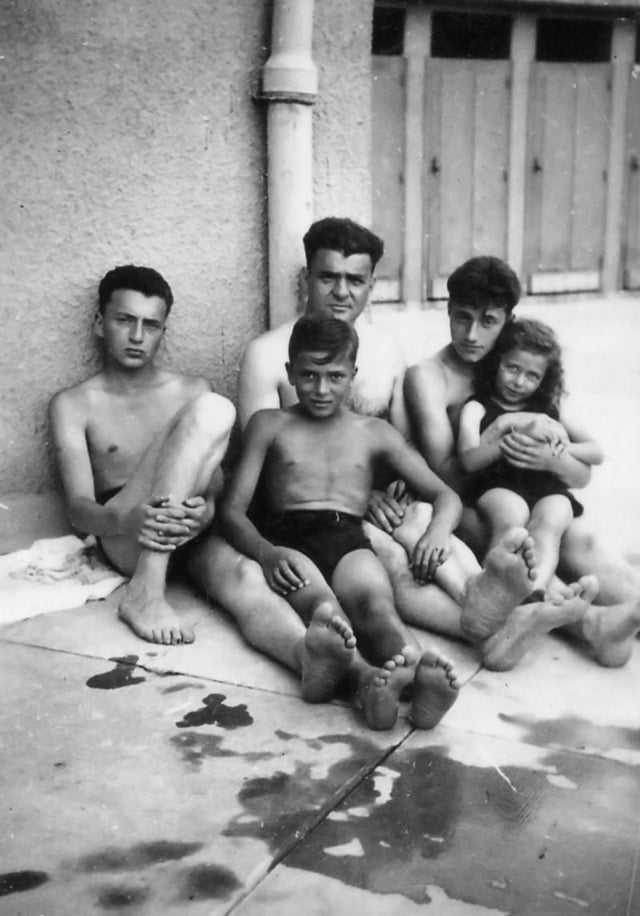 Maurice, M. brand Jacob, Léon et dans ses bras Florette et Henry 