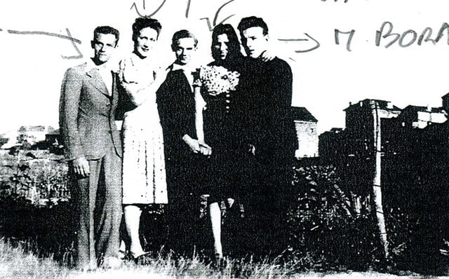 de gauche à droite Jojo LOIL, Madame Eléonore secrétaire de l'ORT pendant l aguerre, Maurice LOIL, Albertine Marhcetti et Bernard Borenstein