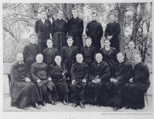 Les professeurs à  l'Institution Saint-Pierre à Courpière 1943-1944