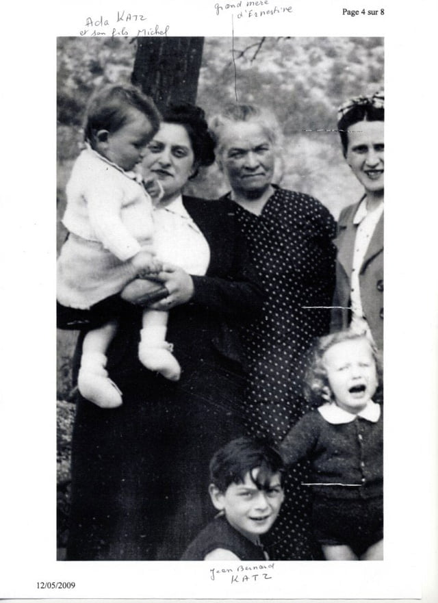 Ernestine DELTORN au centre