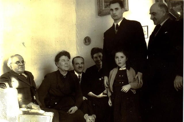 Droite à Gauche Jaqueline Malecot, Henri malecot, Alice malecot, Edoouard Malecot