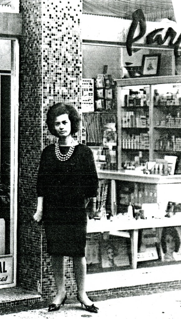 1963, Suzette Gueltzer