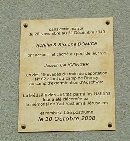 Plaque apposée sur la maison d'Achille et Simone Domice