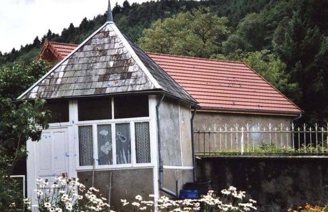 Tonnelle vitrée qui nous a servie d'habitation durant l'occupation