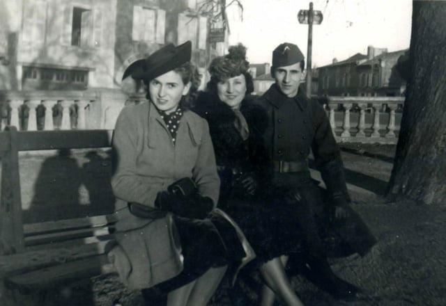 Janvier 1940, Renée à gauche