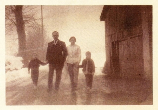 1961 à Dressy Rodolphe et Charlotte Goldenberg avec deux enfants de la famille Debroux